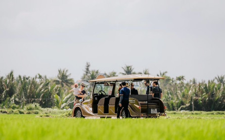 Tip Experience visit Hoi An Viet Nam by electric shuttle bus