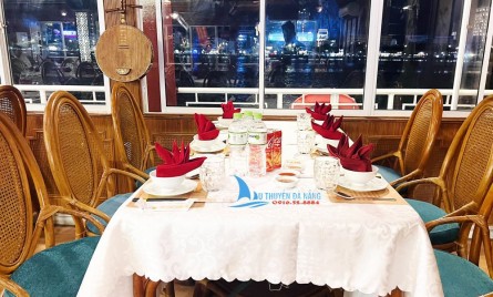 Hấp dẫn với dịch vụ ăn tối trên du thuyền Đà Nẵng về đêm ngắm toàn cảnh thành phố