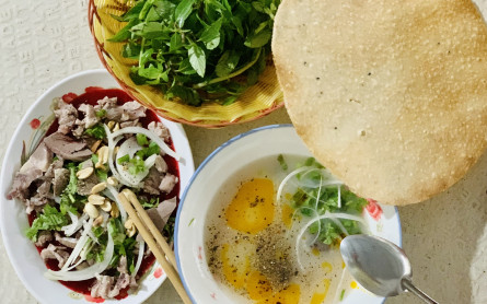 Nóng Hổi Cháo Lòng Bà 8 Cẩm An Lâu Năm Nhất Hội An