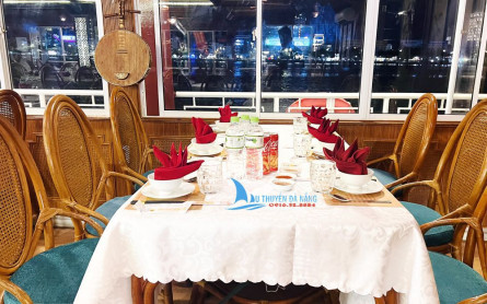 Hấp dẫn với dịch vụ ăn tối trên du thuyền Đà Nẵng về đêm ngắm toàn cảnh thành phố