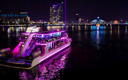 Trải nghiệm không gian sang trọng VIP du thuyền Poseidon Đà Nẵng