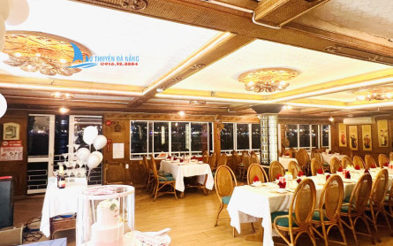 Bật mí bí quyết tìm mua vé ăn tối du thuyền Đà Nẵng giá rẻ mà ít ai biết