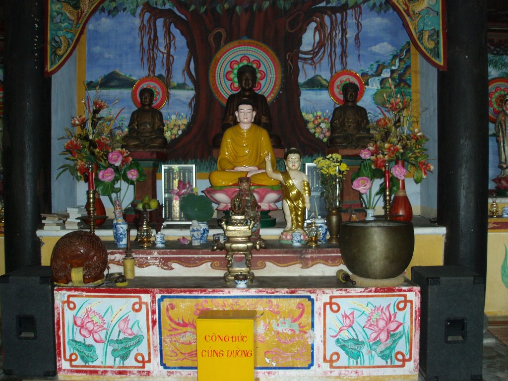 Chánh điện Chùa Hải Tạng