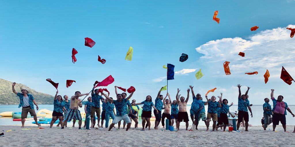 Du khách tham gia team building tại Cù Lao Chàm