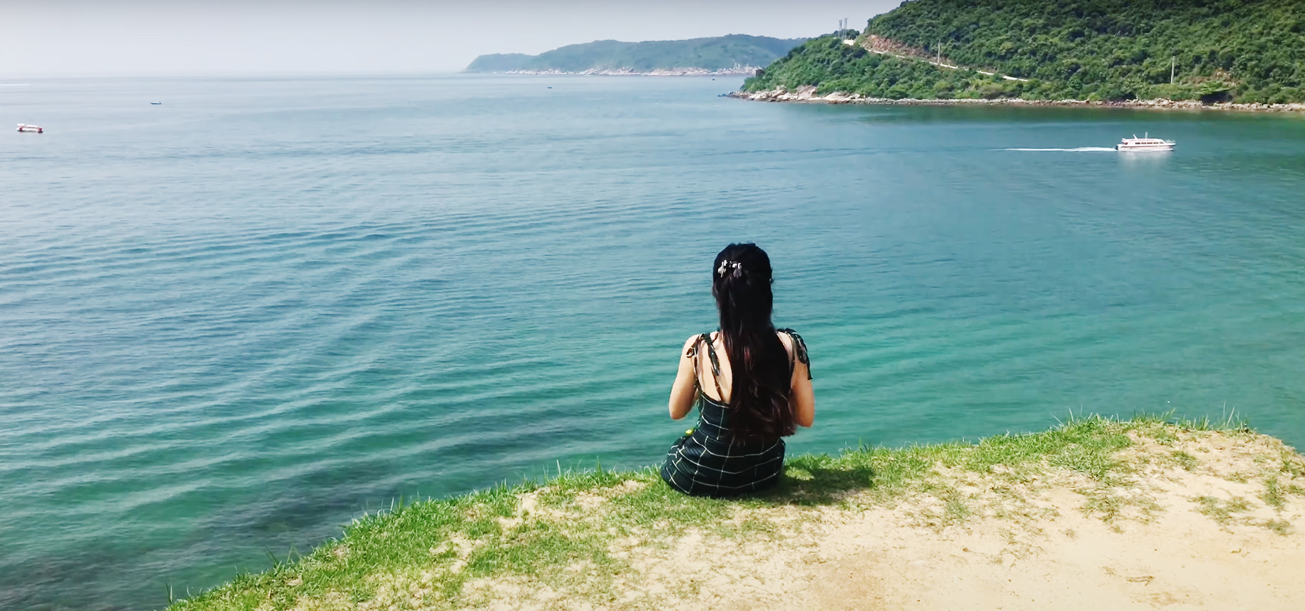 Du khách tham quan đảo